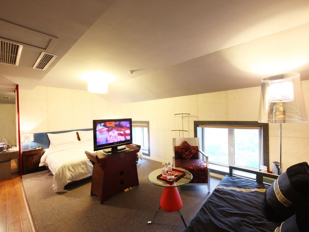 China Community Culture & Art Hotel Qingdao Extérieur photo