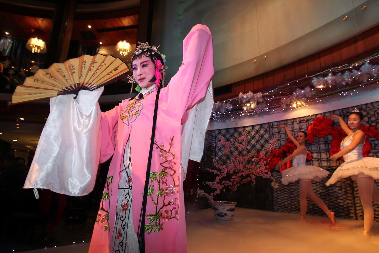 China Community Culture & Art Hotel Qingdao Extérieur photo